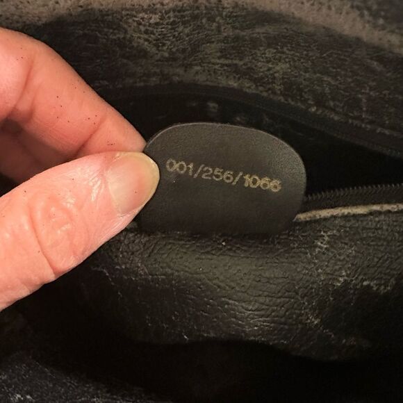 Gucci Black Crossbody Bag with Gold Zippers - Picture 7 of 8